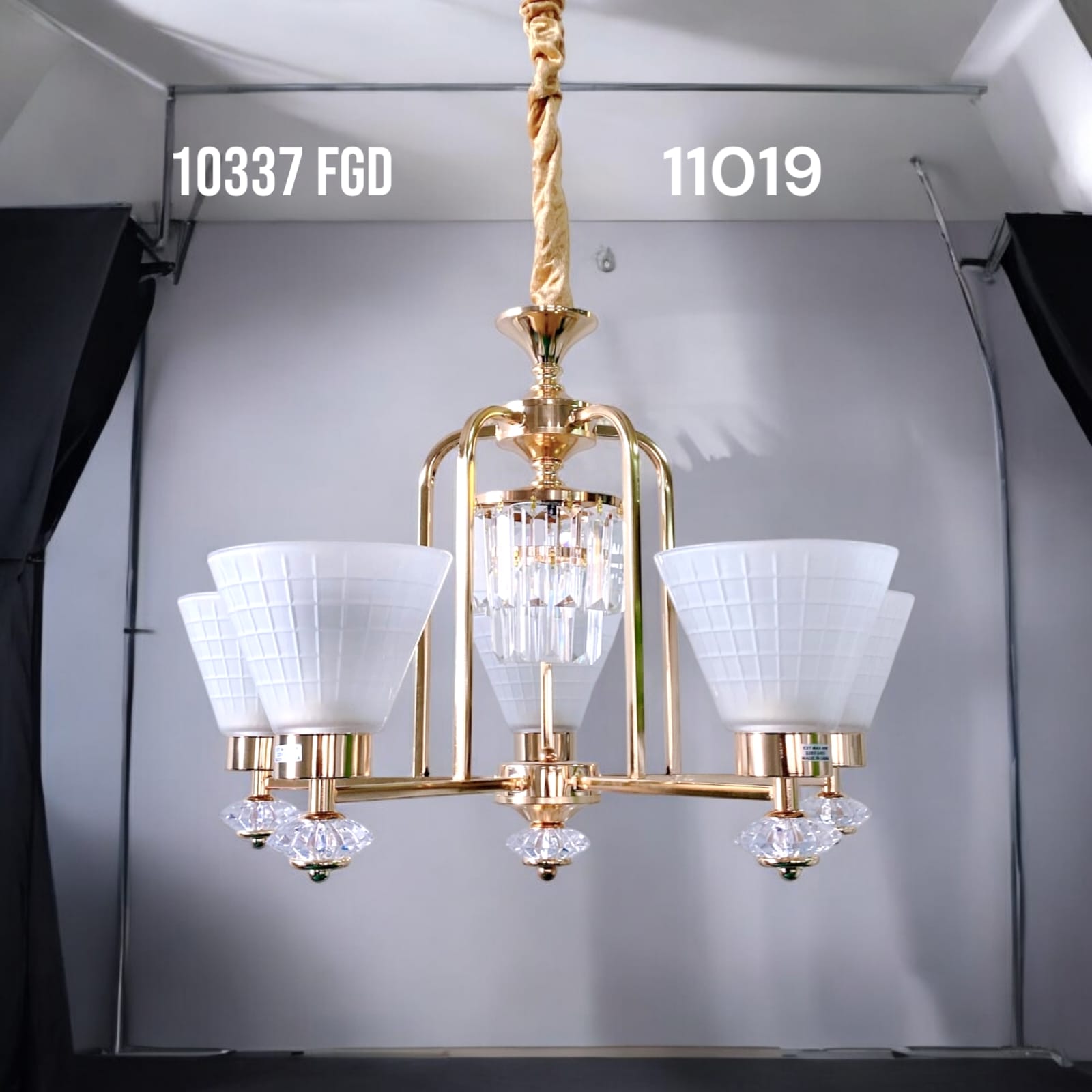 RoyalAura 10337 FGD Crystal Chandelier – Model 11019 (Gold Finish)
